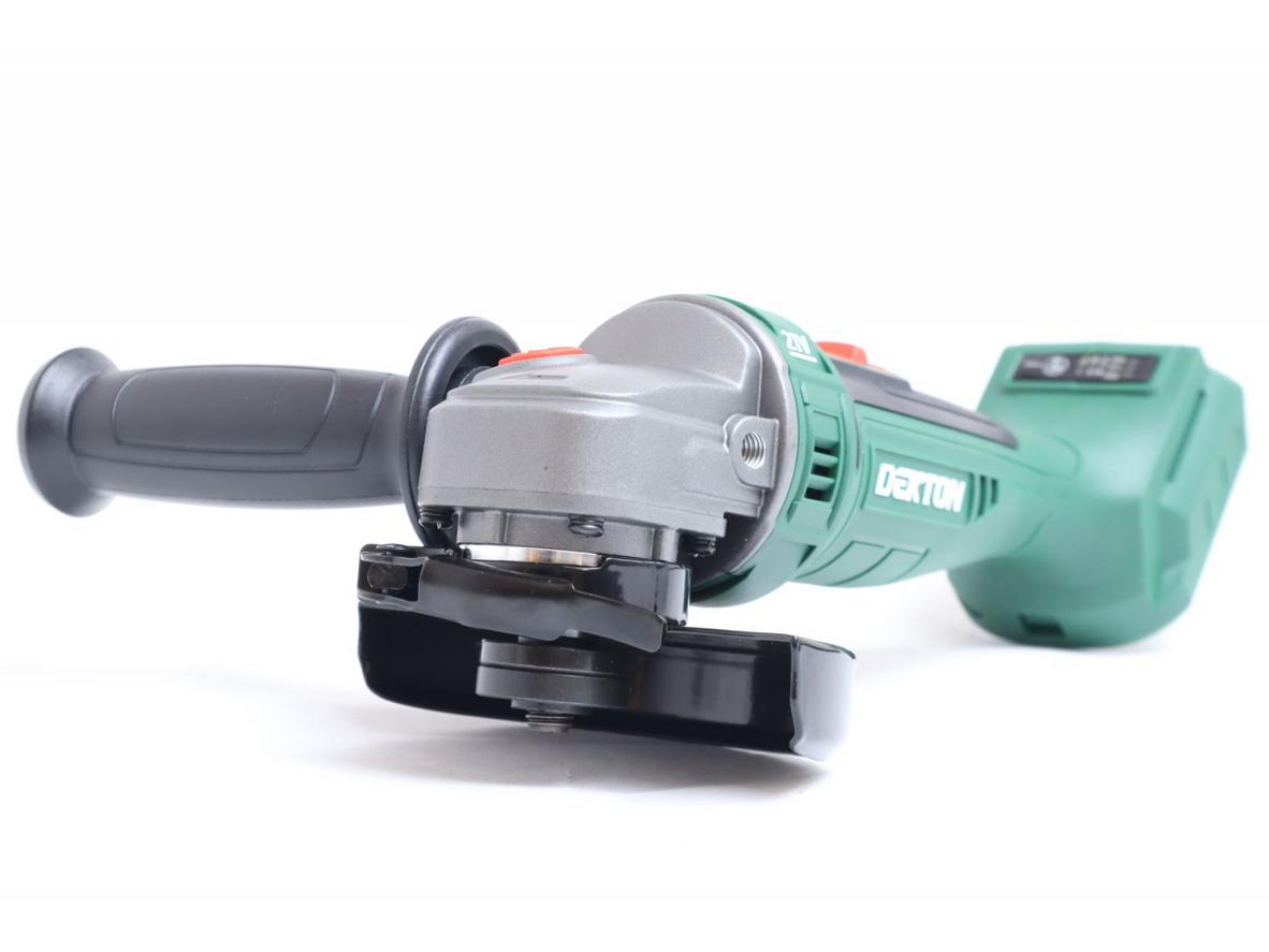 Động cơ Brushless giúp máy bền và tiết kiệm pin hơn.