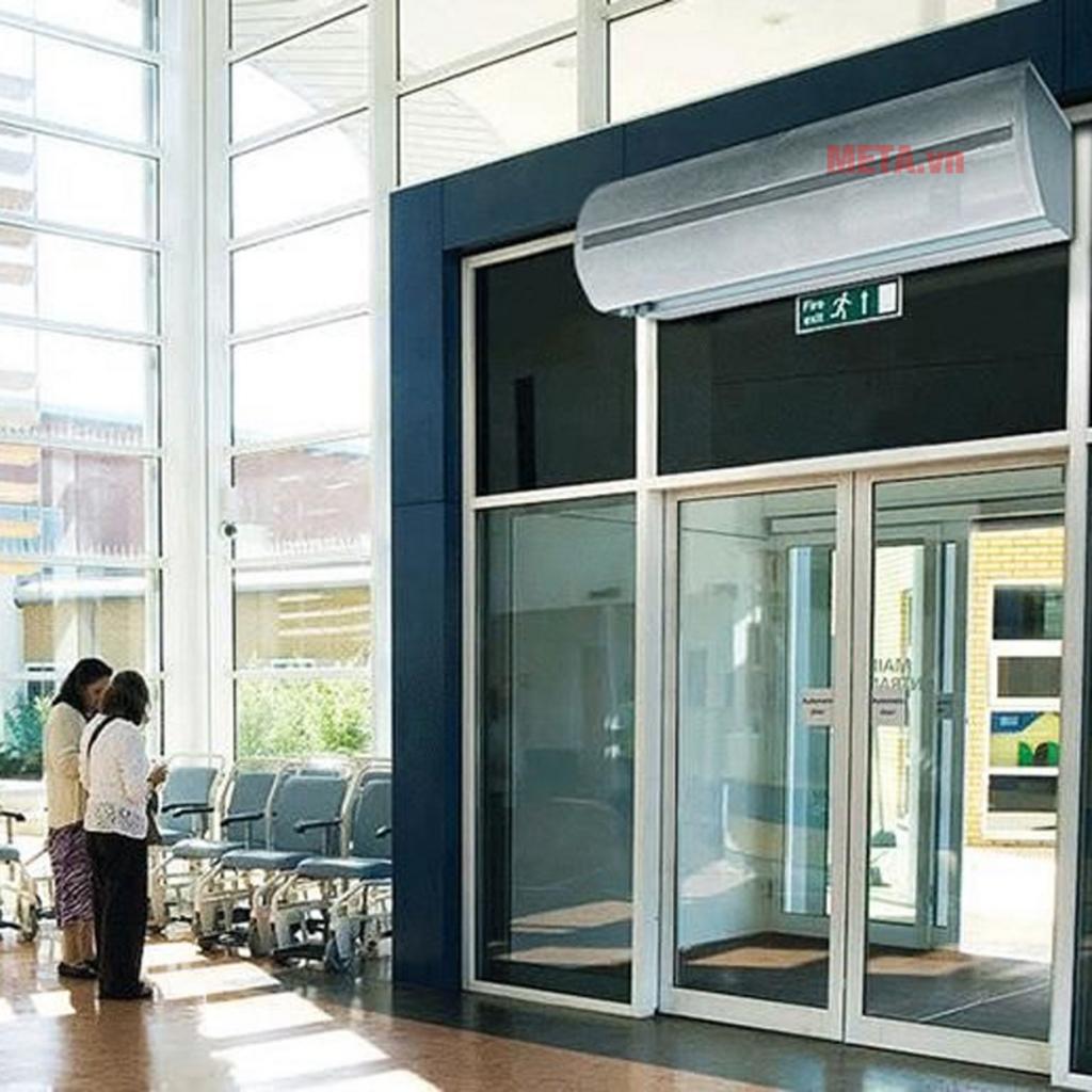 Bức màn gió mạnh cho cửa cao đến 5,5m