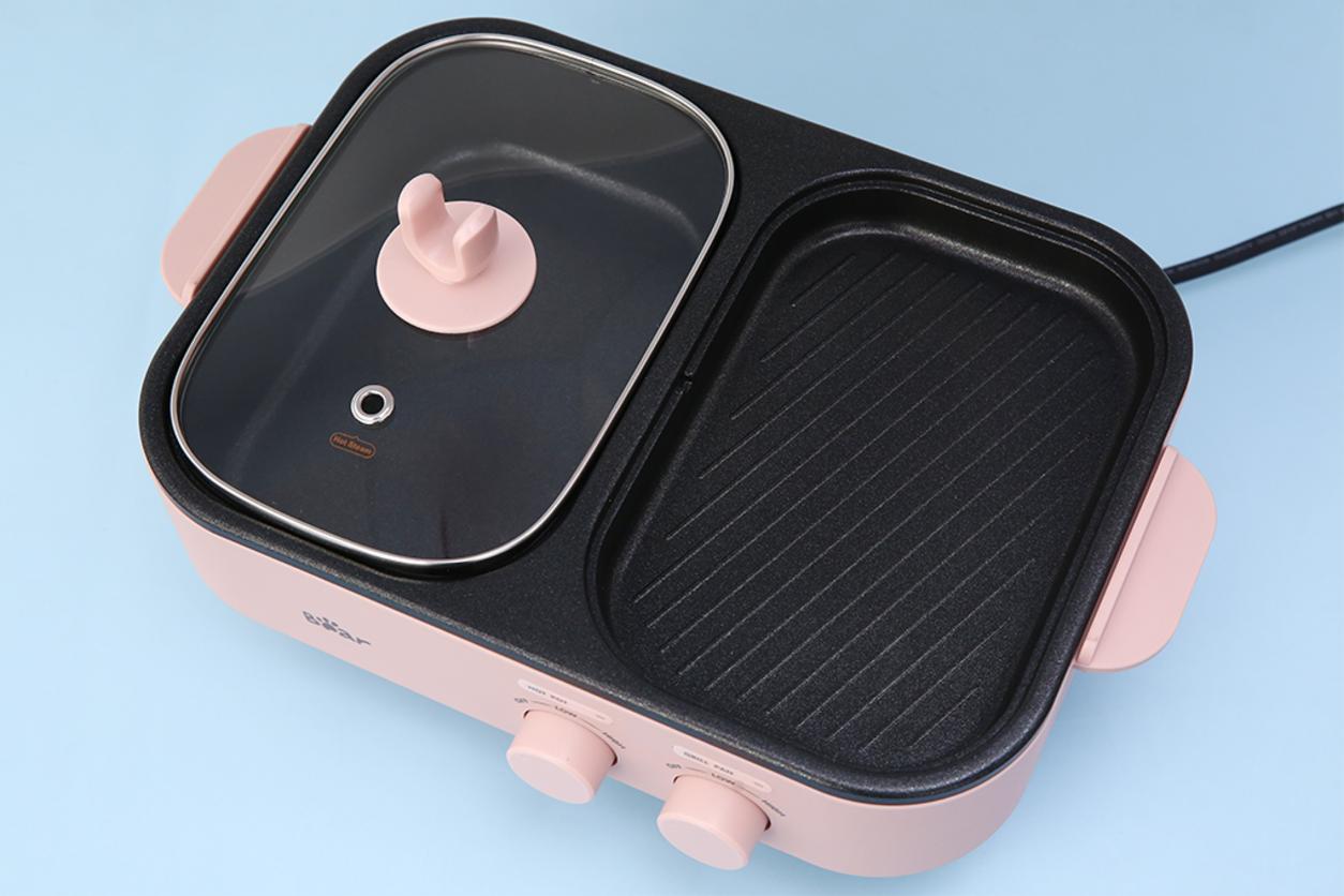 Lớp chống dính giúp Bear DKL-C12D1 dễ vệ sinh