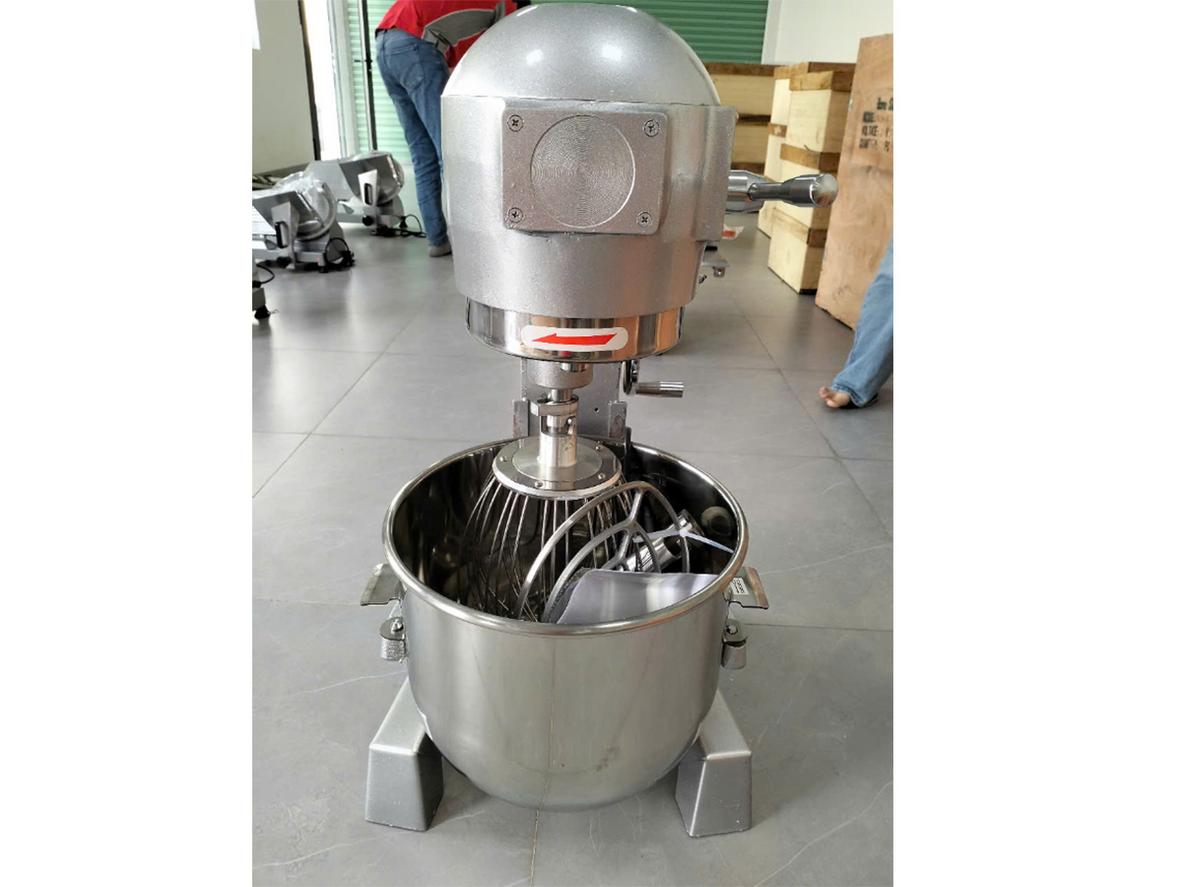 Cối inox 20 lít rộng rãi, sạch và bền.