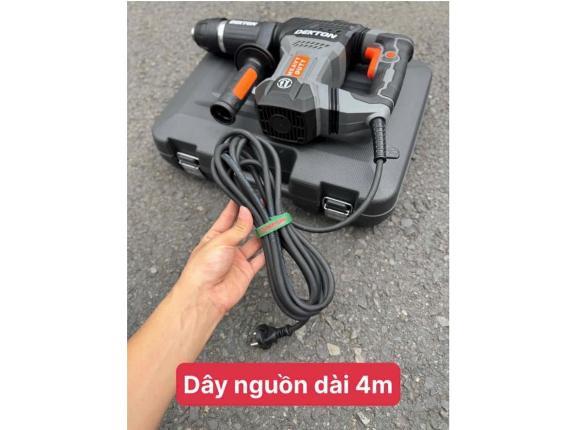 Công suất 1.500W hỗ trợ đục phá mạnh và ổn định.
