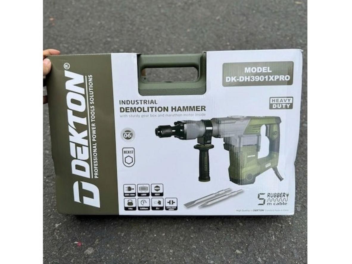 1600W và 22J cho khả năng đục phá mạnh mẽ.