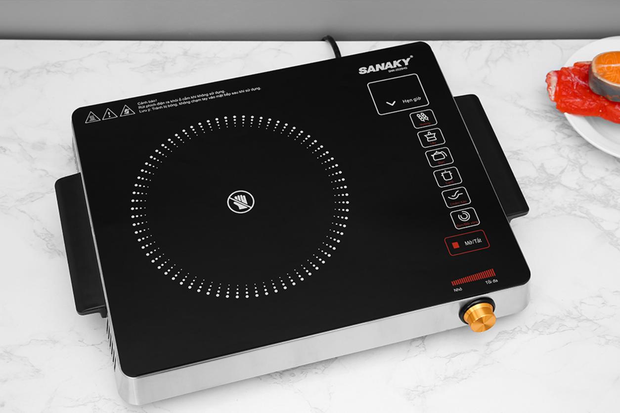 Công suất 2000W giúp nấu nhanh, tiết kiệm thời gian.