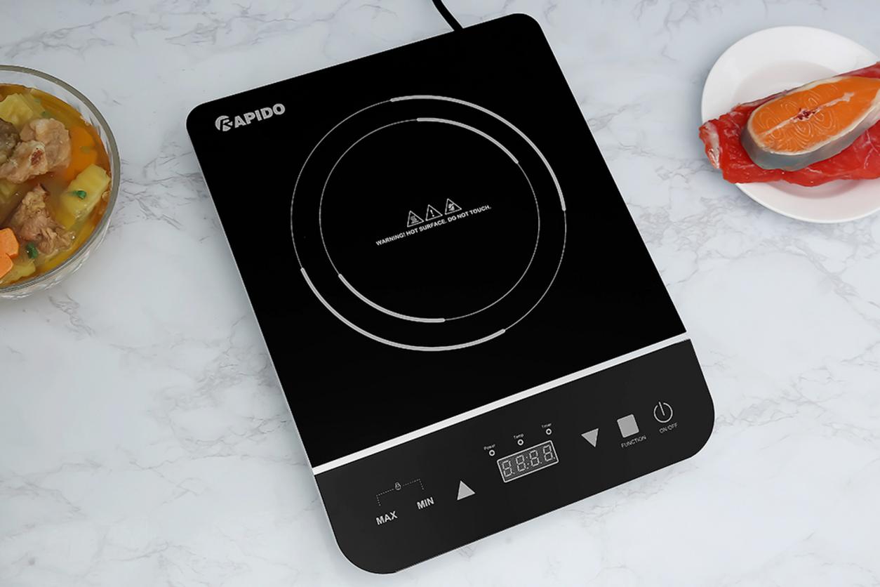 Công suất 2000W giúp nấu nhanh, tiết kiệm thời gian.