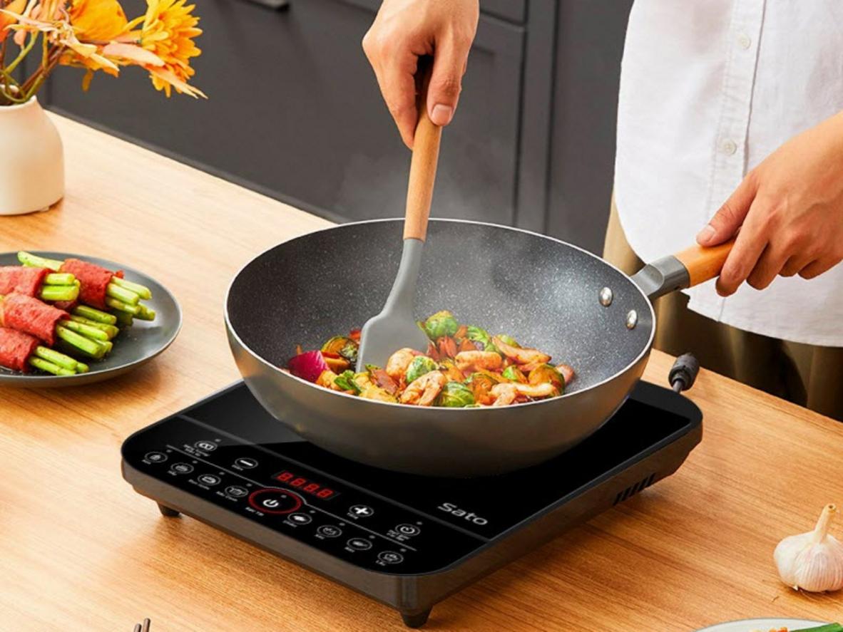 Công suất 2000W giúp nấu nhanh, tiết kiệm thời gian.