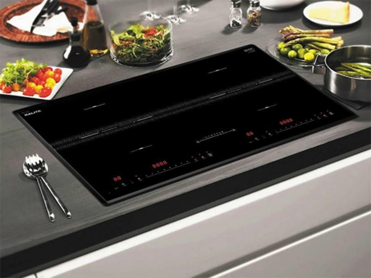 2 vùng nấu giúp chuẩn bị bữa ăn nhanh và tiện hơn.