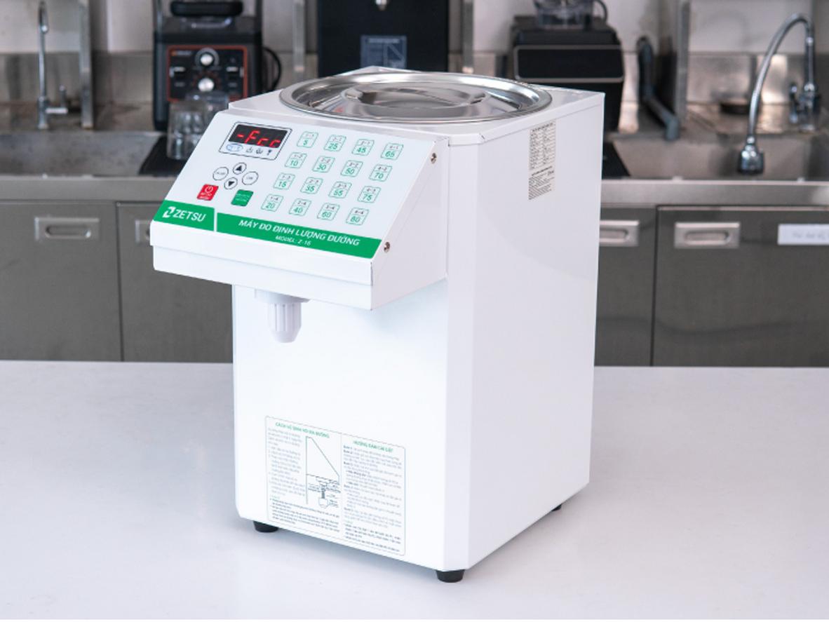 Công suất 400W, bình chứa 8 lít phù hợp vận hành liên tục tại quầy pha chế