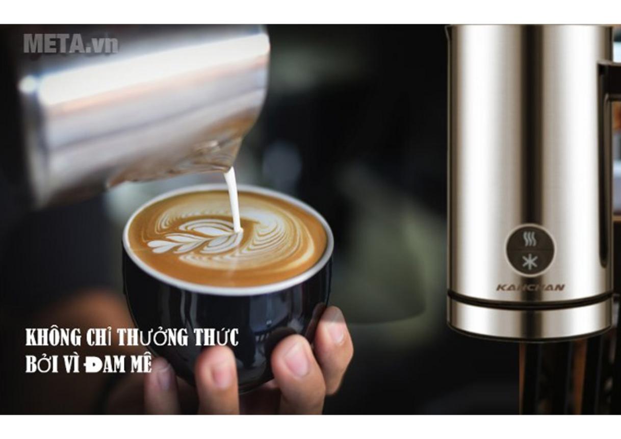 Công suất 550W cho tốc độ đánh bọt nhanh