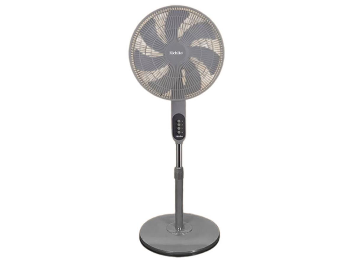 Công suất 70W cho luồng gió mạnh và phủ rộng.