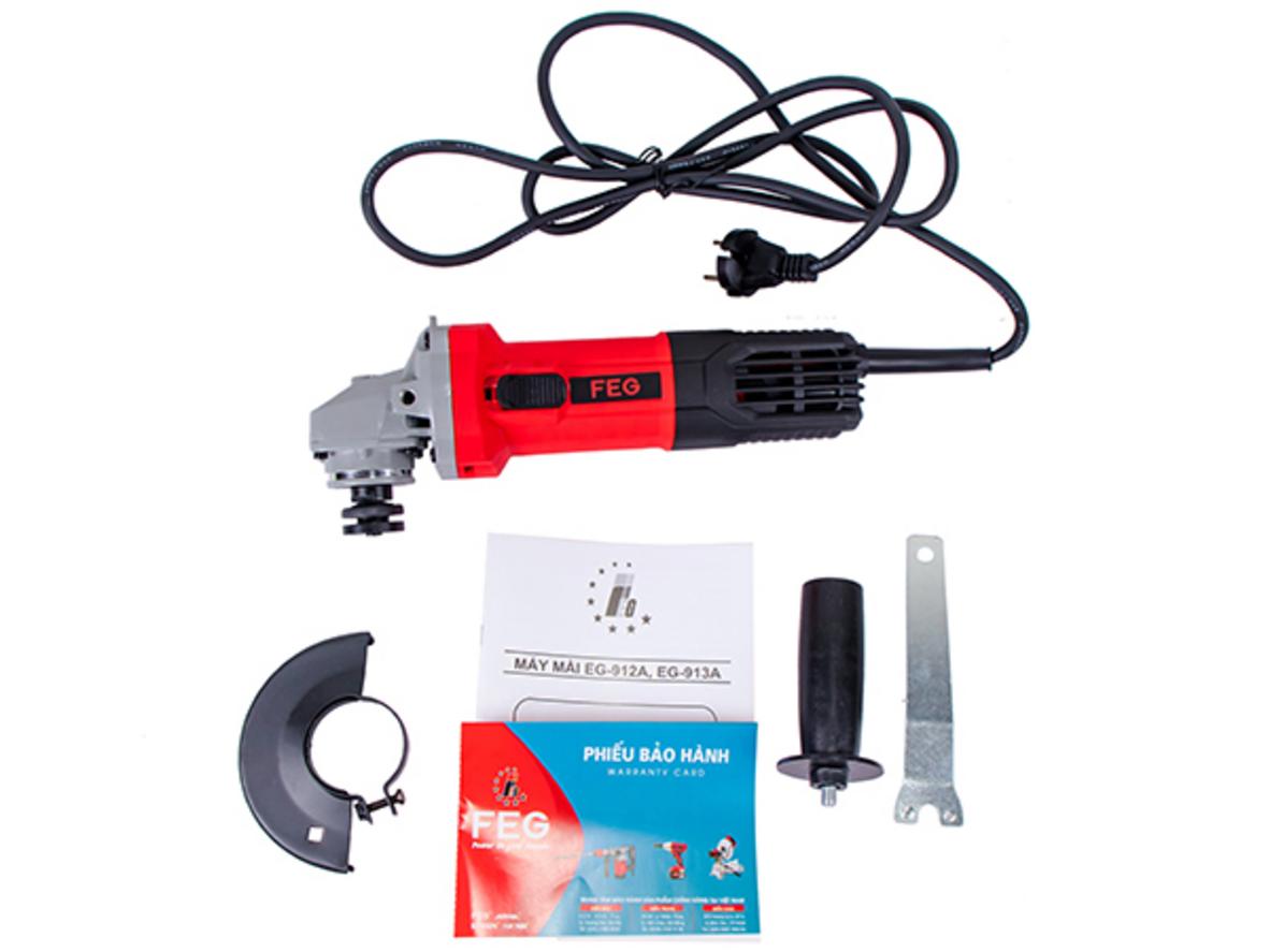 Đĩa 100mm và tốc độ 11.000 vòng/phút giúp thao tác nhanh, gọn.