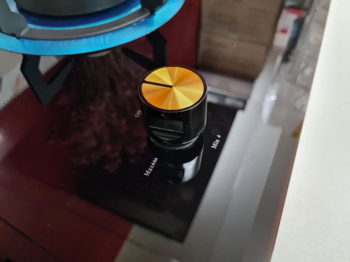 Cảm ứng 9 mức nhiệt giúp kiểm soát món ăn chính xác hơn.