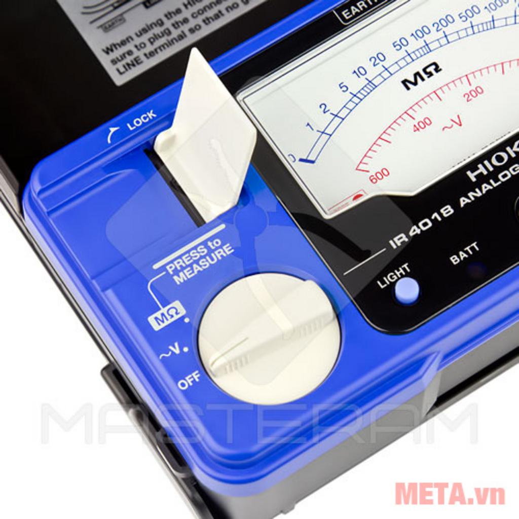 Điện áp thử 1000V DC và dải đo tới 2000MΩ giúp kiểm tra cách điện nhanh, rõ ràng.