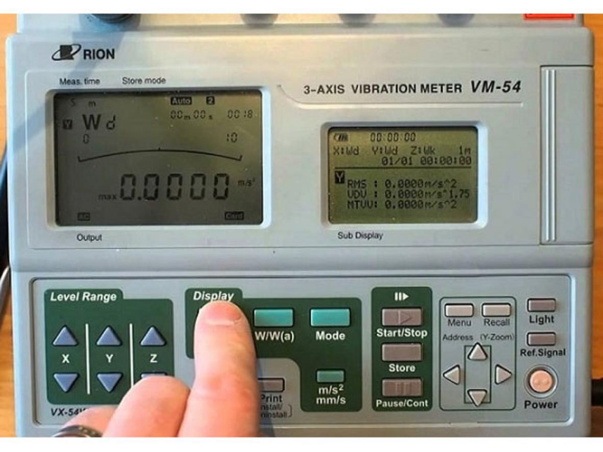 Đo rung đồng thời 3 trục X/Y/Z trên Rion VM-54