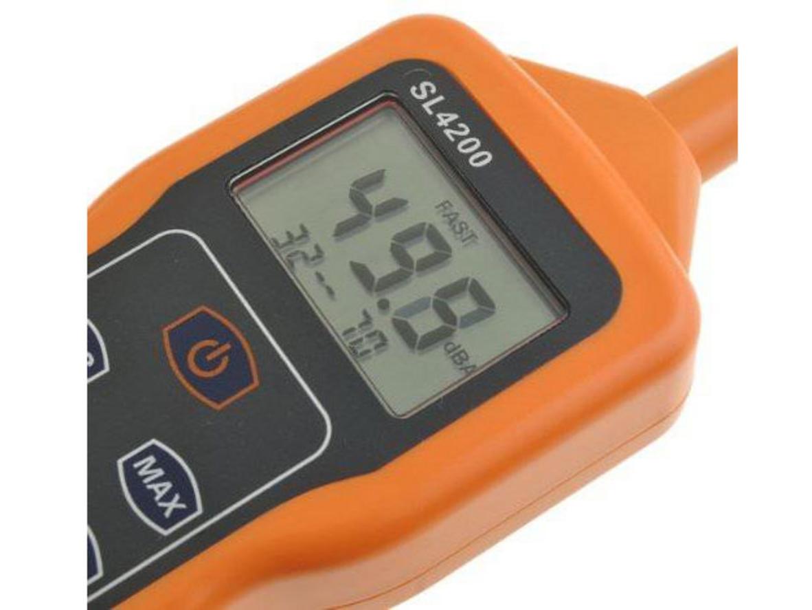 Màn hình LCD rõ nét, dễ đọc kết quả