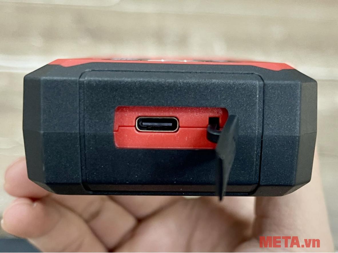 LCD rõ nét, pin 2000mAh và thân máy gọn nhẹ