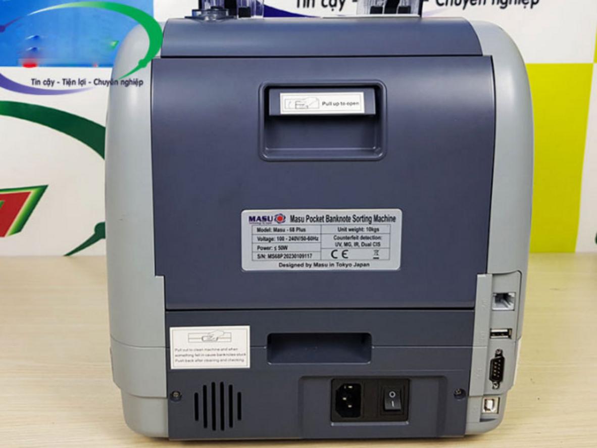 LCD hiển thị rõ ràng, hỗ trợ thao tác đếm mẻ thuận tiện.