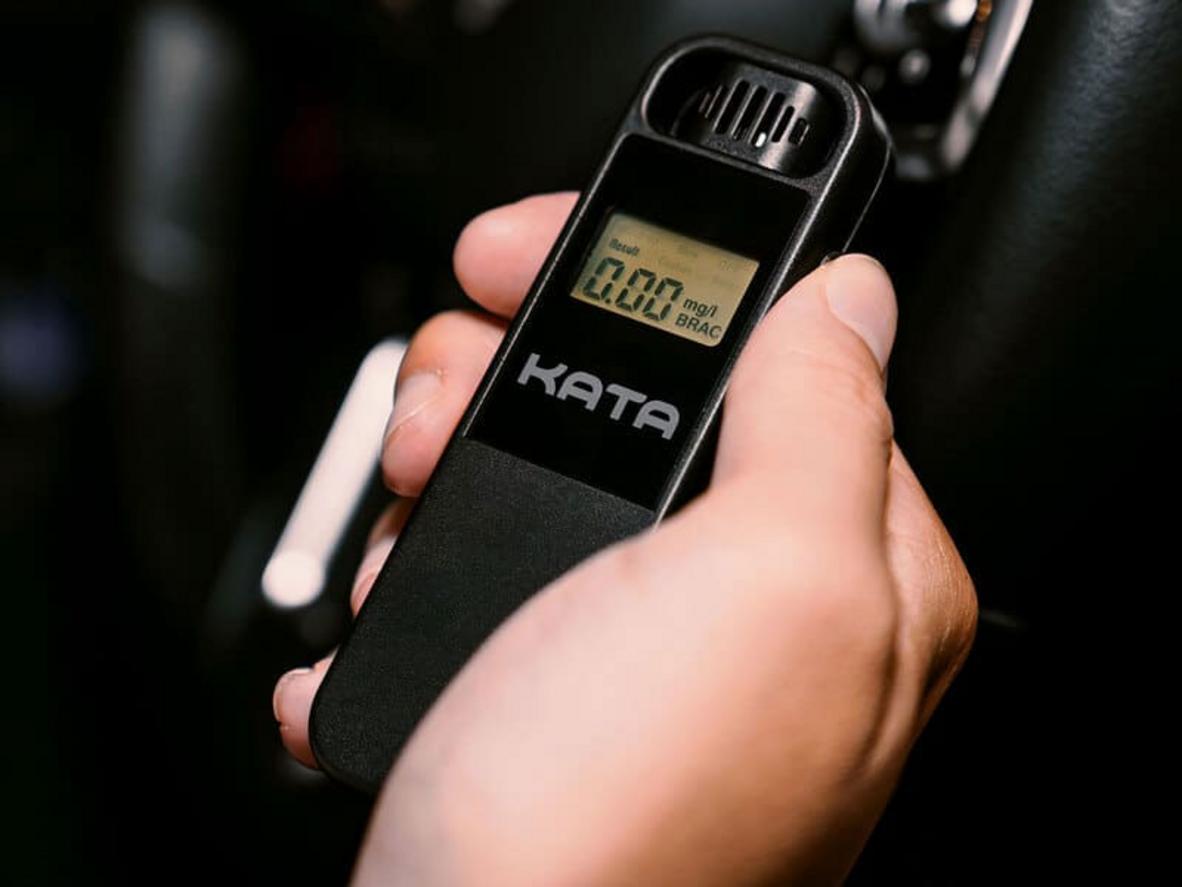 Màn hình LCD hiển thị rõ ràng, dễ theo dõi.