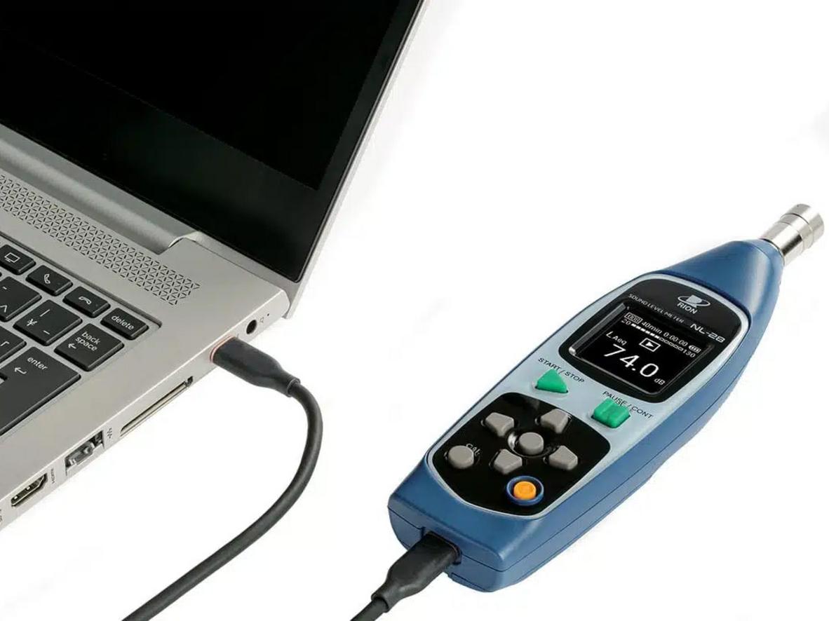 Màn hình OLED hỗ trợ đọc kết quả rõ nét, dễ quan sát
