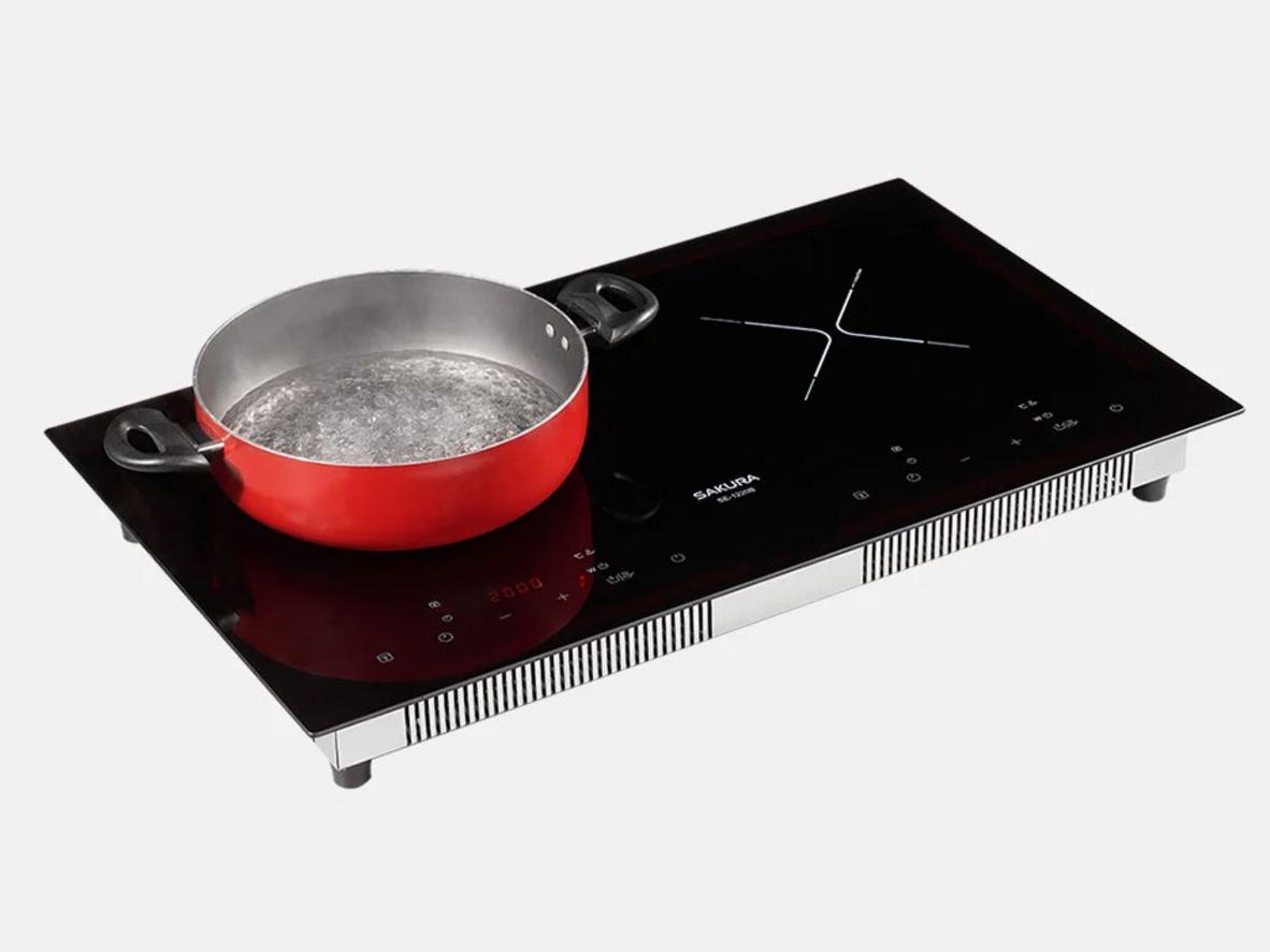 Mặt kính Ceramic bền đẹp, dễ lau chùi.