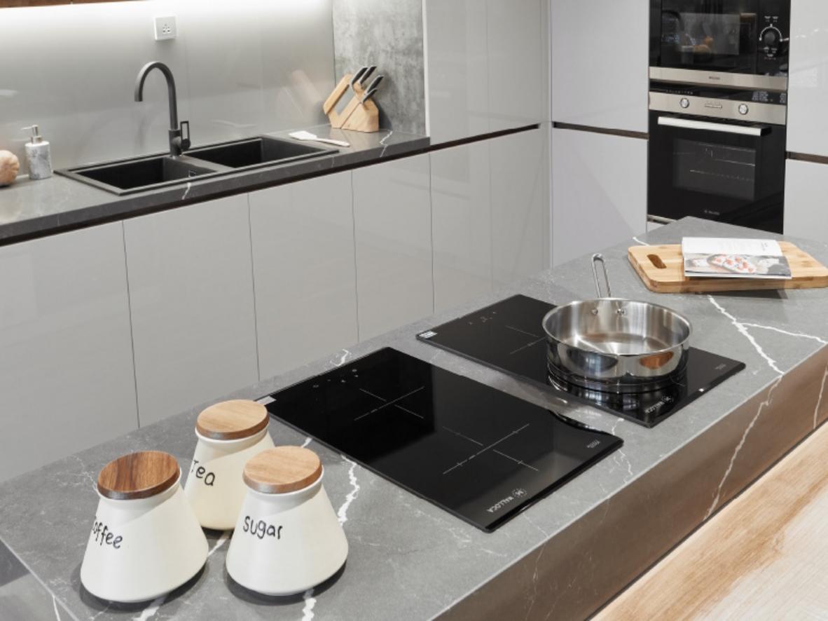 Mặt kính EuroKera bền đẹp và dễ vệ sinh.