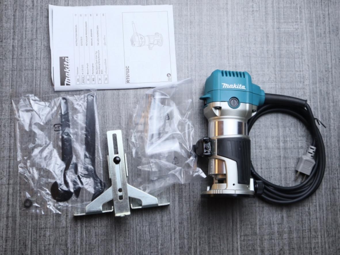 Tổng quan Máy đánh cạnh Makita RT0702C 1/4 inch
