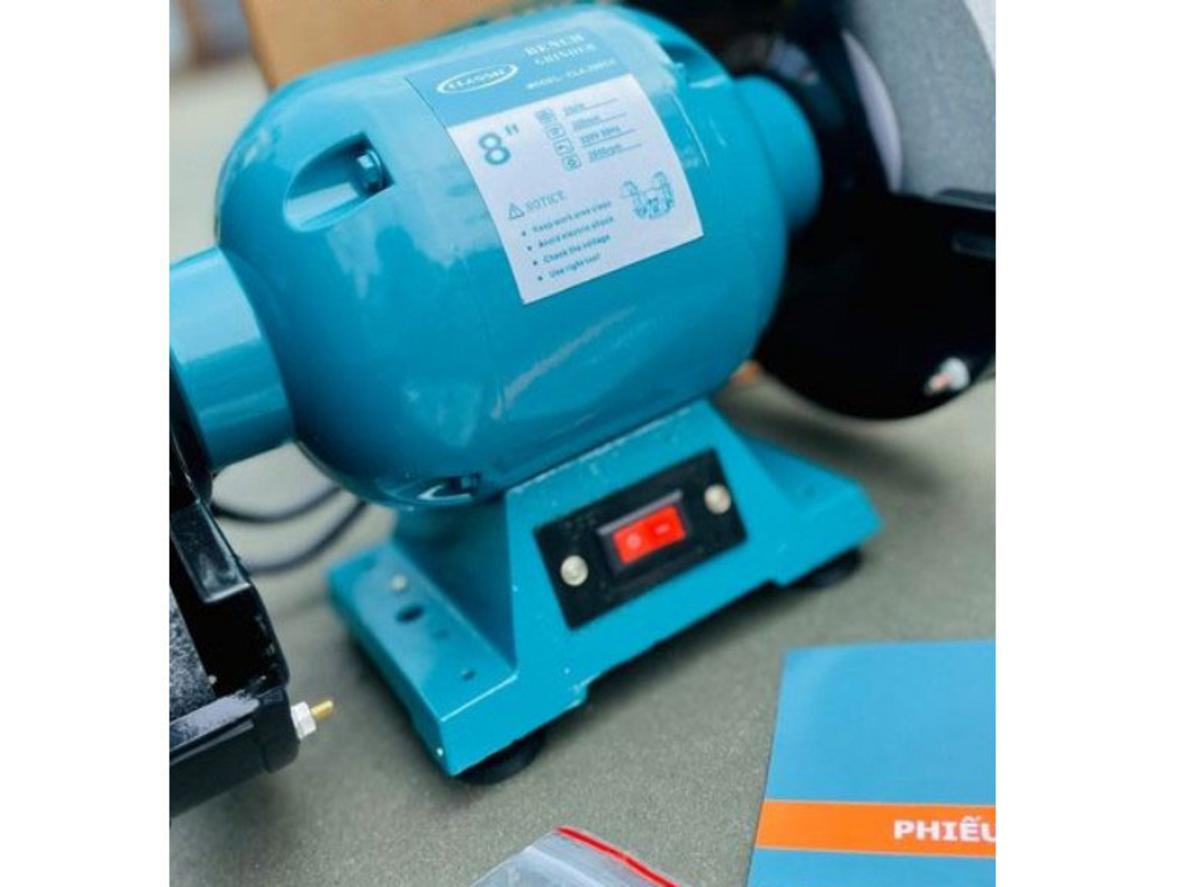 Hiệu suất mài nhanh với 550W và 3.100 vòng/phút