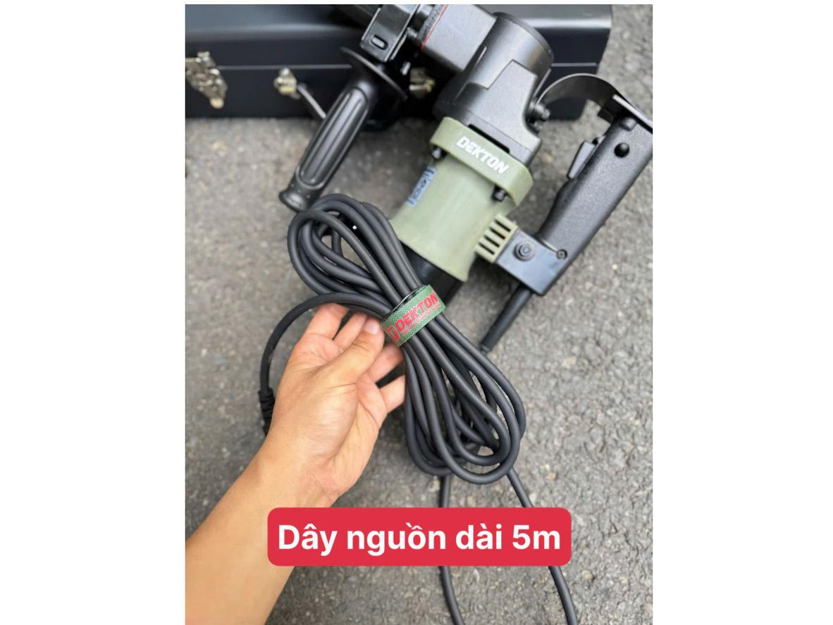 Mô tơ chổi than và lõi đồng hỗ trợ độ bền khi làm việc liên tục.
