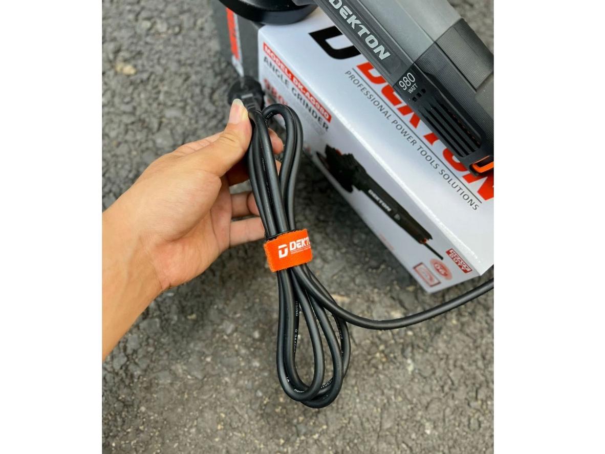 Mô tơ dây đồng và stator phủ keo giúp máy bền bỉ hơn.