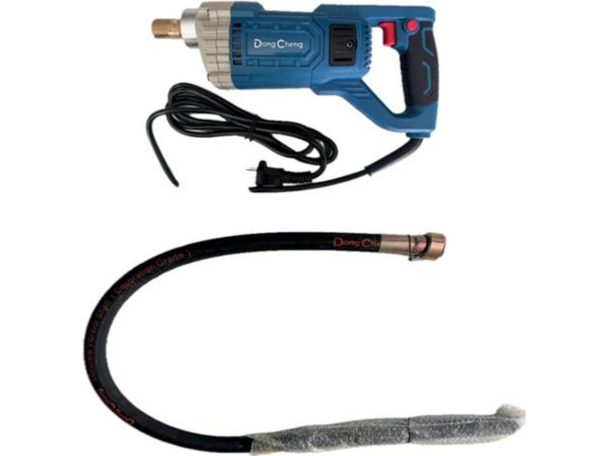 Mô tơ chổi than và trục đầu ra 8mm giúp máy vận hành ổn định.