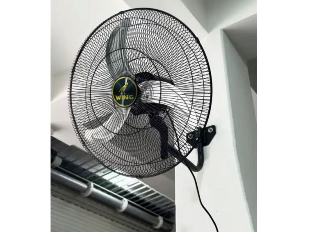 Motor dây đồng và 3 cánh nhôm cho độ bền cao.