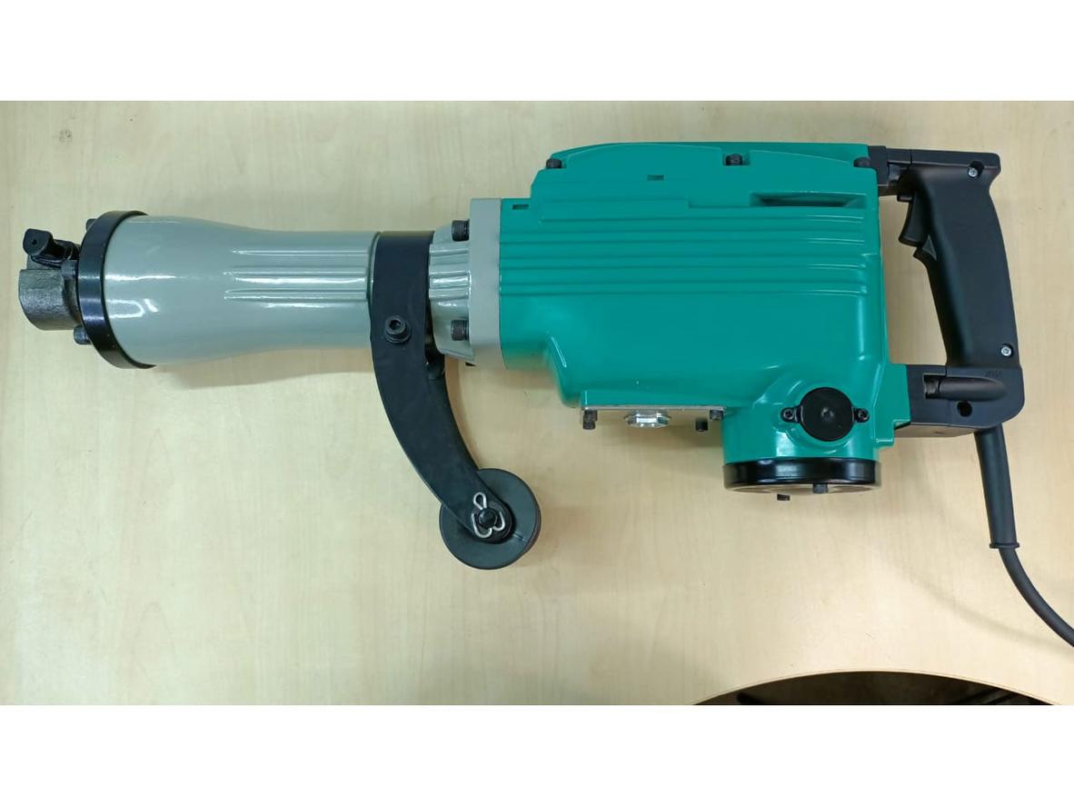 Mũi đục lục giác 30mm hỗ trợ truyền lực tốt cho công việc nặng.