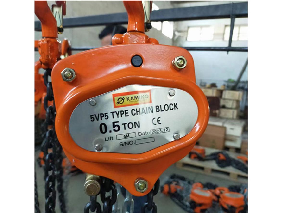 Tải trọng 500kg phù hợp công việc hằng ngày.