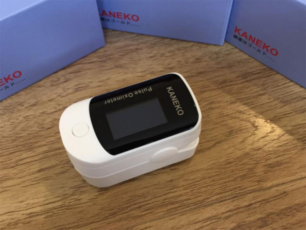 Nhỏ gọn 60g, dùng pin AAA, tiện mang theo mỗi ngày