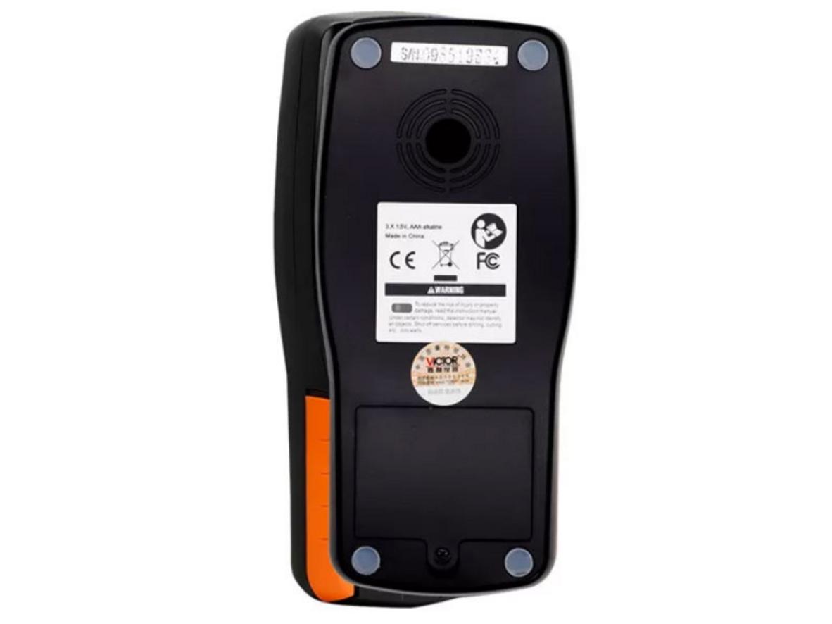 Nguồn điện bằng 3 pin AAA dễ thay thế