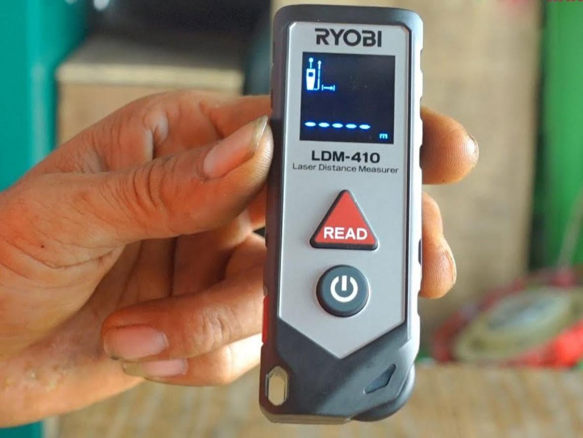 Pin sạc USB và thiết kế siêu nhẹ của Ryobi LDM-410