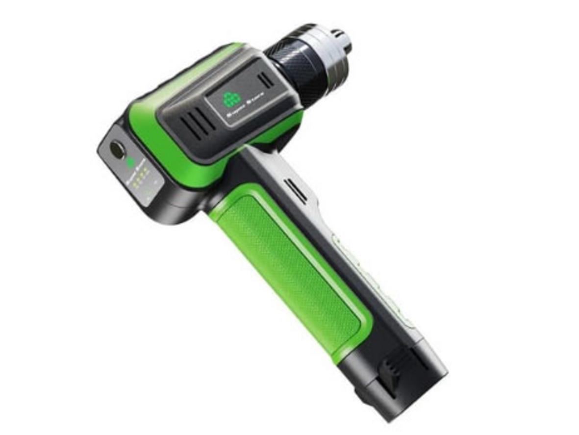 Pin Lithium-ion giúp thao tác linh hoạt trên công trình.