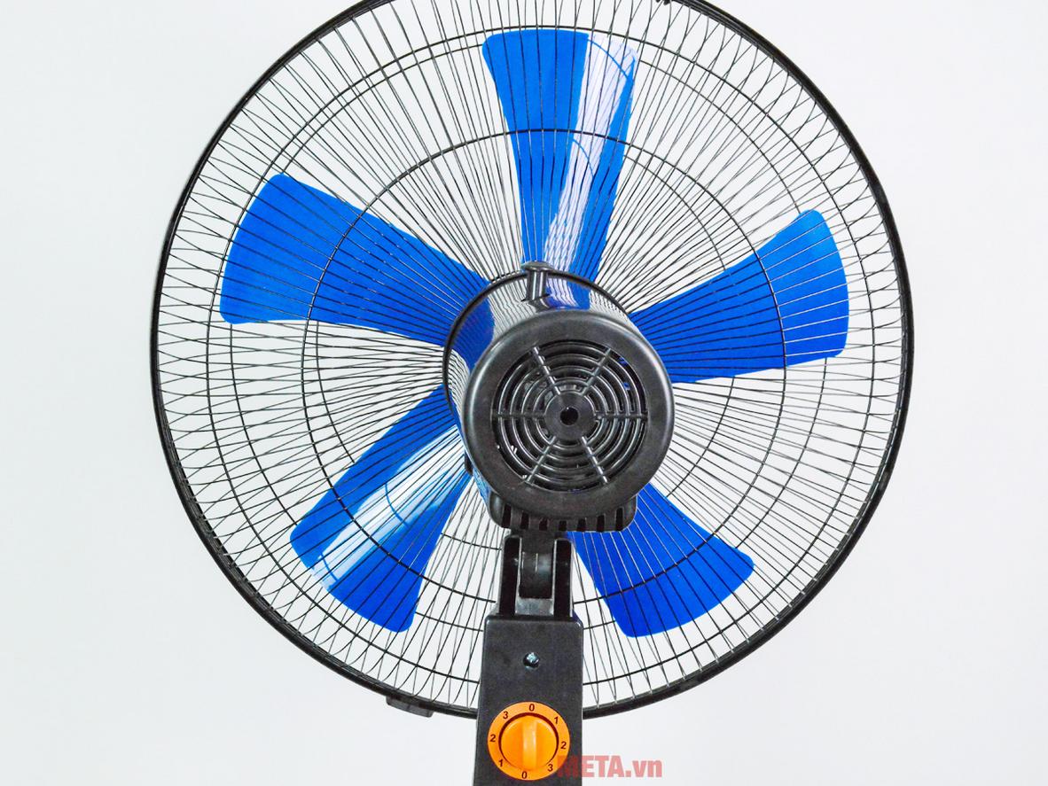 Động cơ bạc thau 60W giúp quạt vận hành bền bỉ.