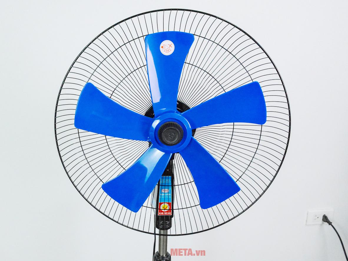 Động cơ bạc thau 60W giúp quạt vận hành bền bỉ.