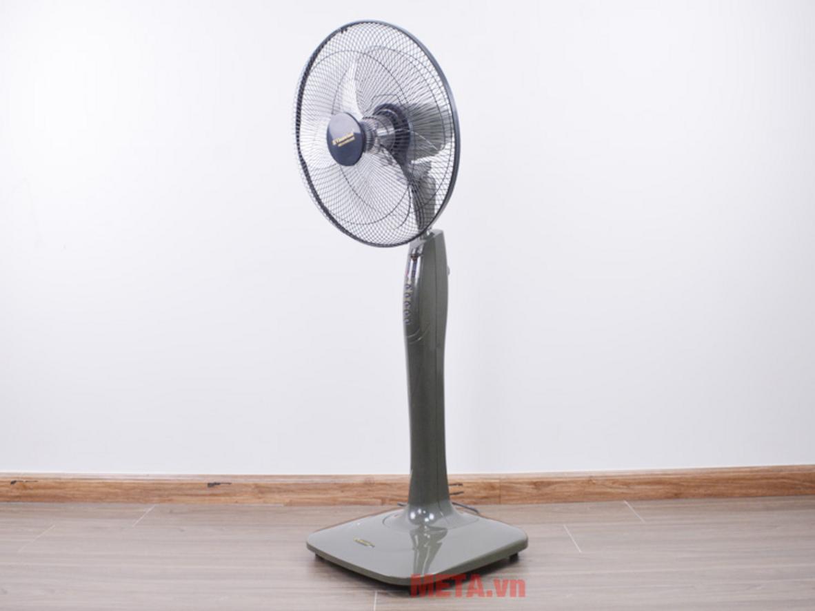 Sải cánh 40cm cho luồng gió rộng và dễ chịu.