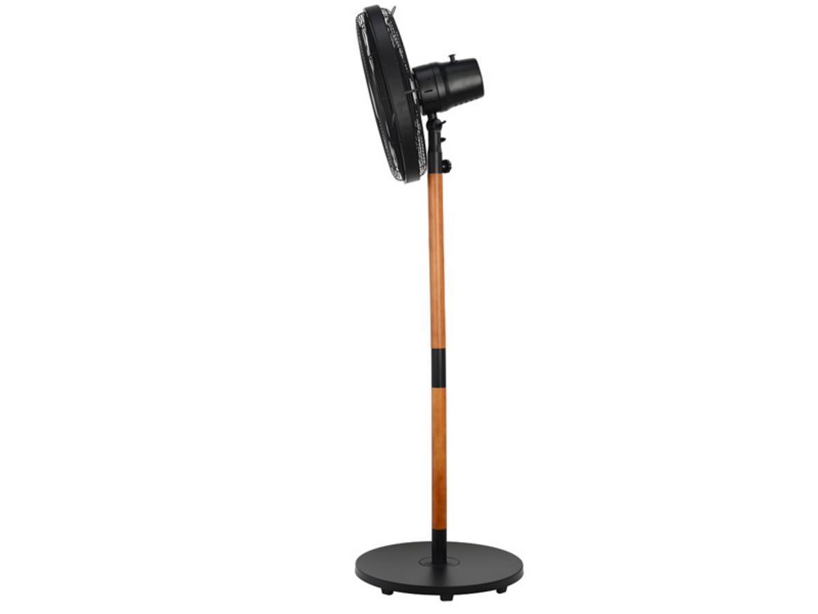 Sải cánh 40cm với 3 cánh quạt màu đen