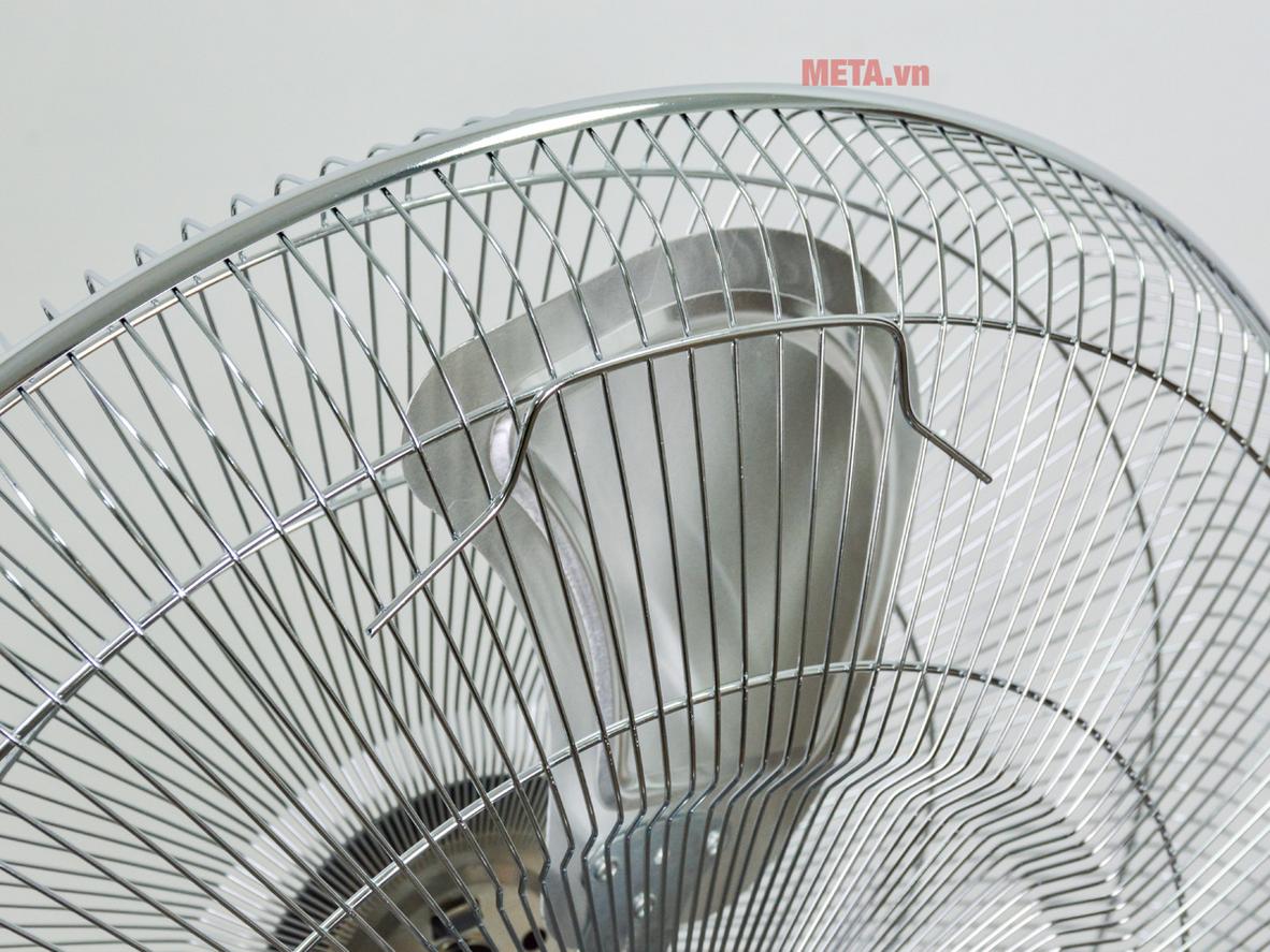 Sải cánh lớn 50cm giúp quạt tạo gió mạnh và rộng.