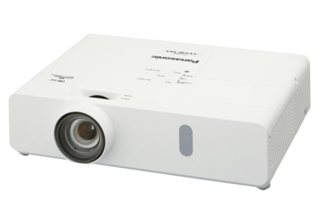 Độ sáng 4.500 ANSI Lumens giúp trình chiếu rõ trong phòng nhiều ánh sáng.