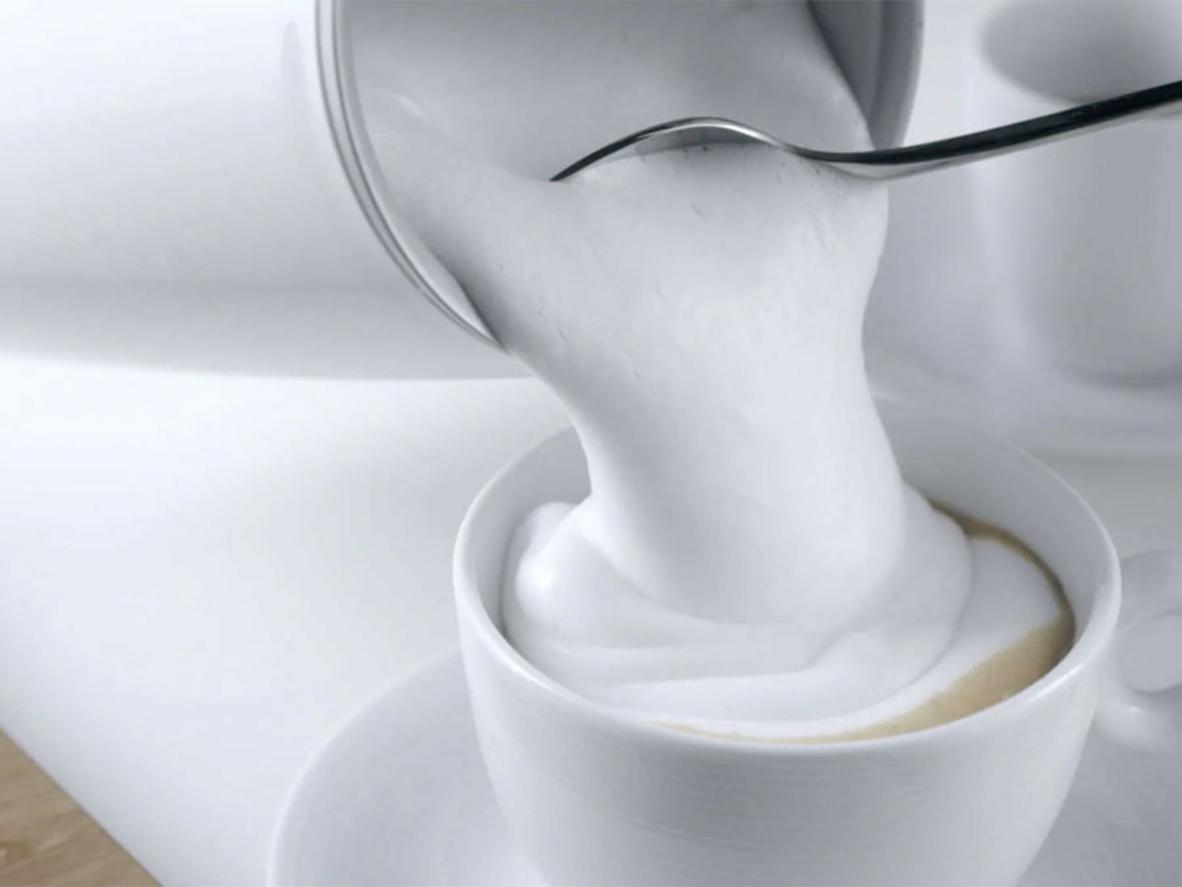 Tạo bọt sữa mịn cho cappuccino, latte và mocha