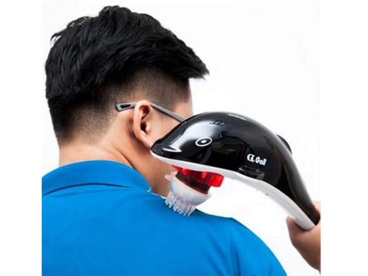 Thiết kế cầm tay dài hỗ trợ massage vùng khó với