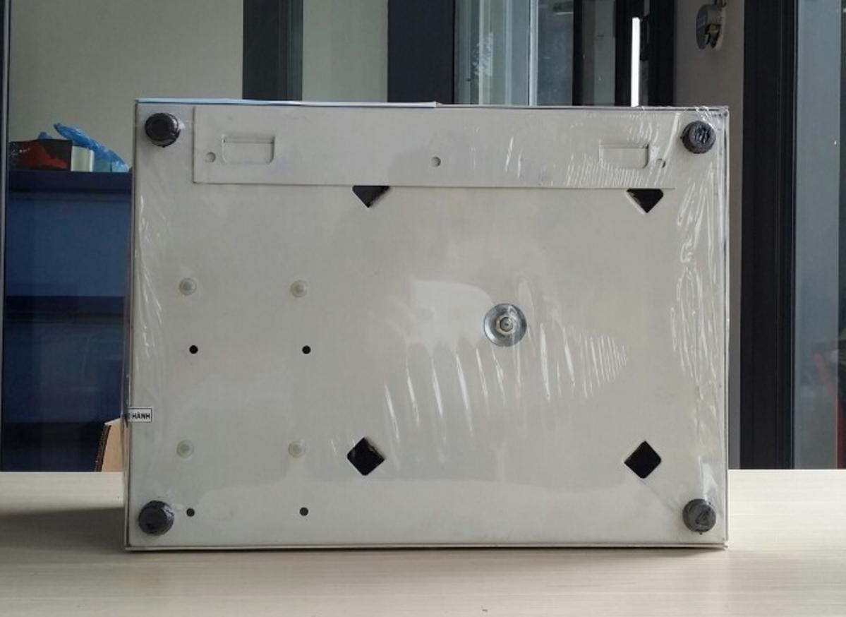 Ổn áp treo tường Robot 5KVA90 (TT) - Thiết kế treo tường tiết kiệm diện tích