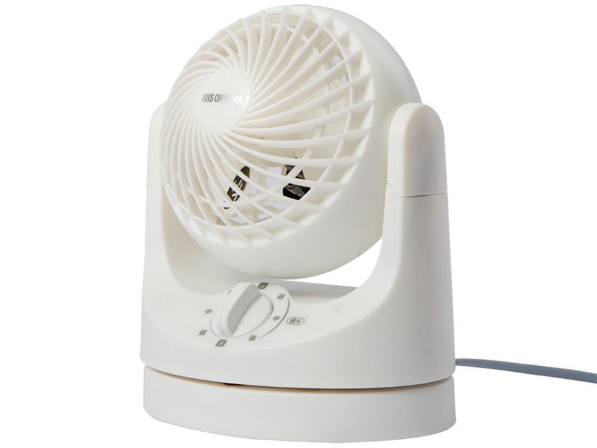 Công suất 13W giúp quạt vận hành tiết kiệm điện.