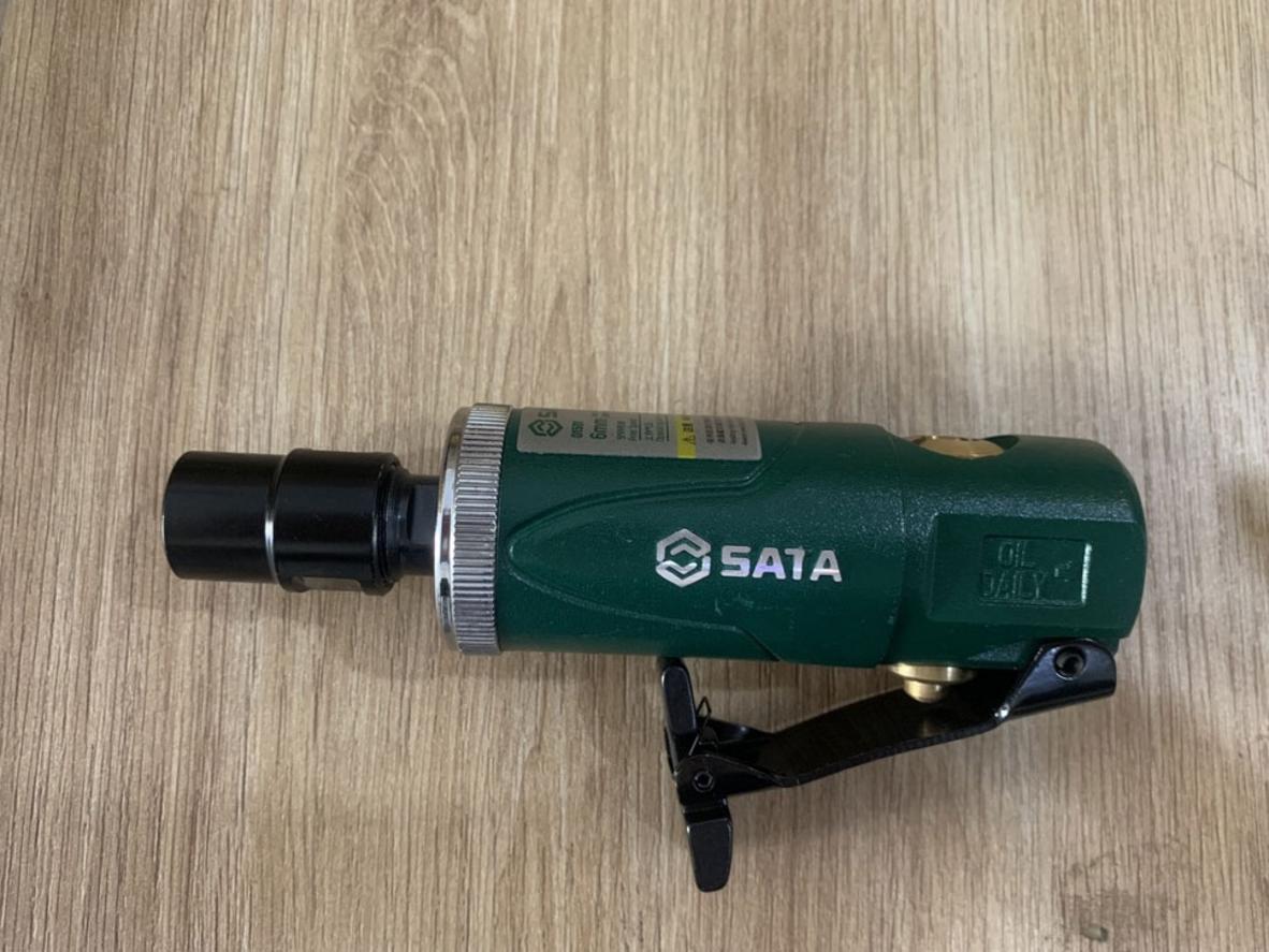 Tốc độ cao giúp xử lý mối hàn và bavia nhanh hơn.