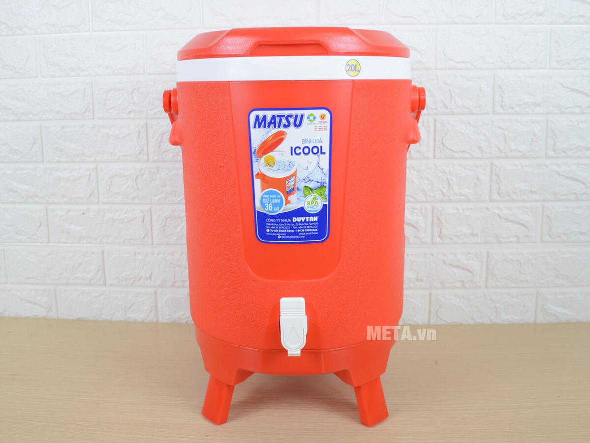 Vòi lấy nước tiện lợi, không cần nghiêng bình