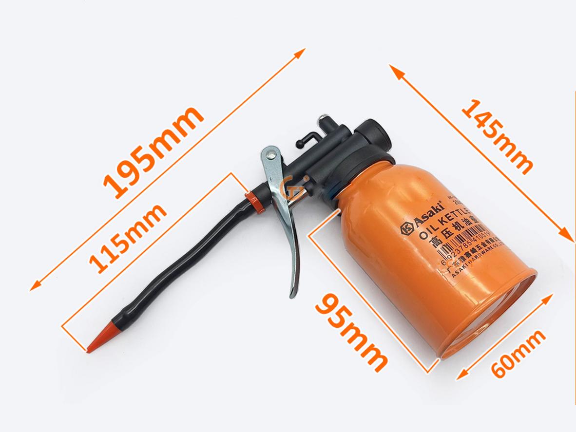 Vòi ống dẻo 115mm giúp thao tác vào góc hẹp dễ hơn.