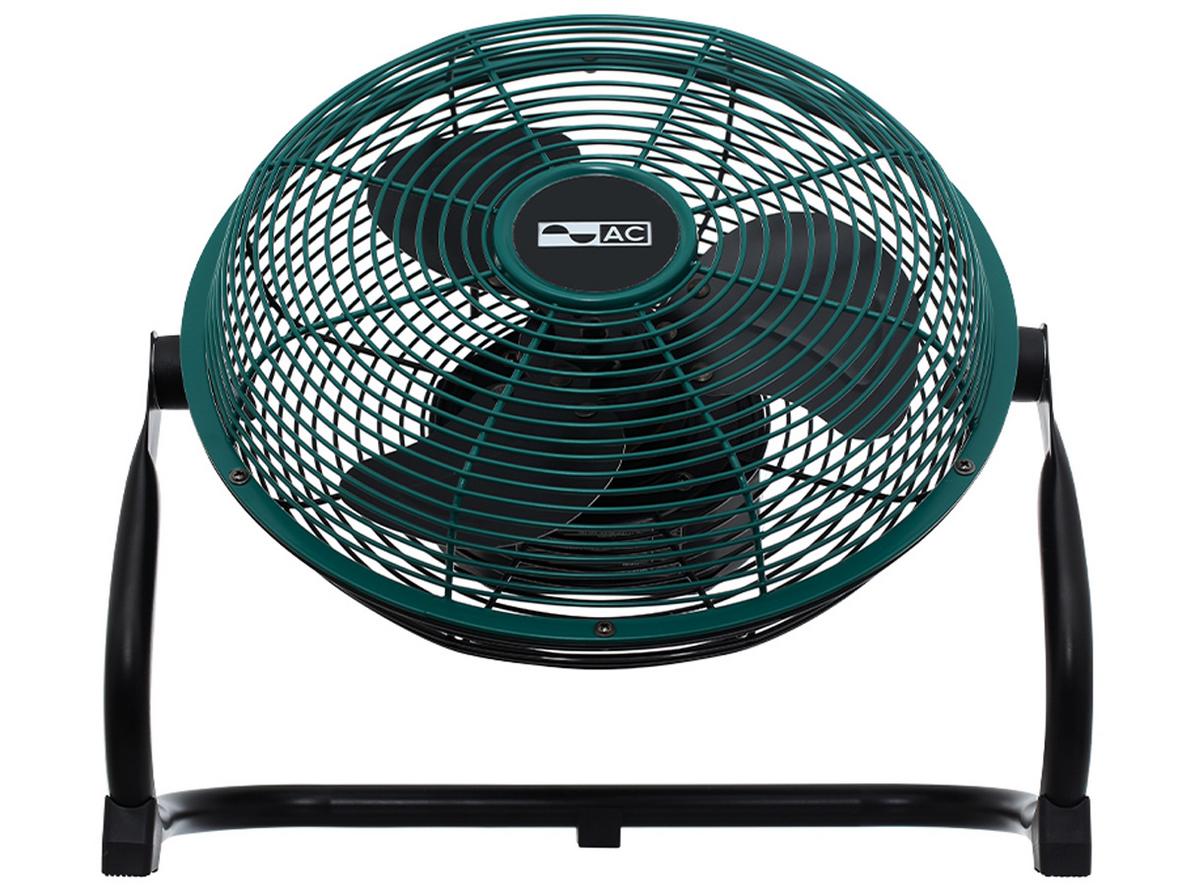 3 cánh Aluminium tạo luồng gió ổn định và phù hợp dùng trong phòng nhỏ.